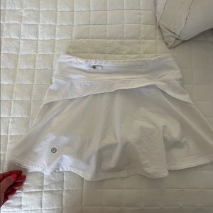White lululemon tennis skirt play off the pleats mid rise